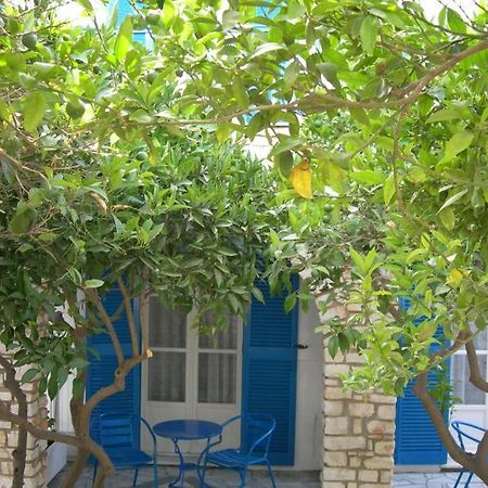 Aegeon Pension Парос Екстериор снимка